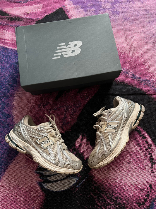 New Balance 1906R