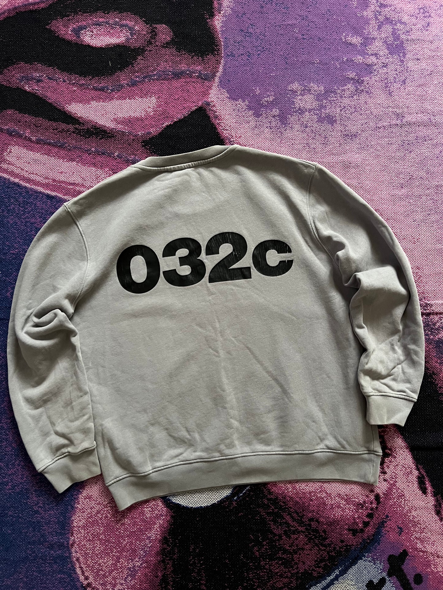 032c Crewneck